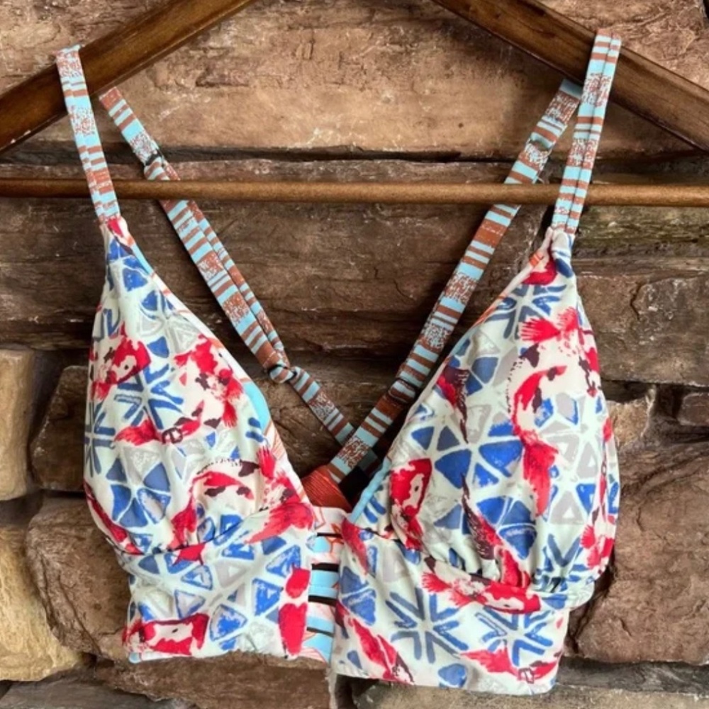 NWOT Maaji Reversible Floral Tropical Bikini Top Swimsuit Bathing Suit Size L